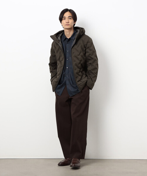 COMME CA ISM(コムサイズム)の「シームレスダウン フード ブルゾン(ダウンジャケット/コート・メンズ・ホワイト/カーキ/ブラック・LARGE/MEDIUM)」の17枚目の写真