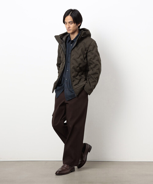 COMME CA ISM(コムサイズム)の「シームレスダウン フード ブルゾン(ダウンジャケット/コート・メンズ・ホワイト/カーキ/ブラック・LARGE/MEDIUM)」の18枚目の写真