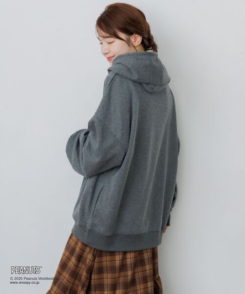RETRO GIRL（レトロガール）の「PEANUTSフーディパーカー（パーカー・レディース・ライトグレー/チャコールグレー/ナチュラル・FREE）」の18枚目の写真