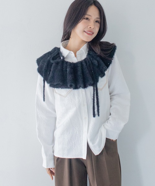 HER CLOSET（ハークローゼット）の「【HER CLOSET】WEB限定 マルチウェイラメシャギーフリル付け襟 WEB LIMITED MULTIWAY LAME SHAGGY FRILL COLLAR（付け襟・レディース・アイボリー/ブラック・FREE）」の5枚目の写真