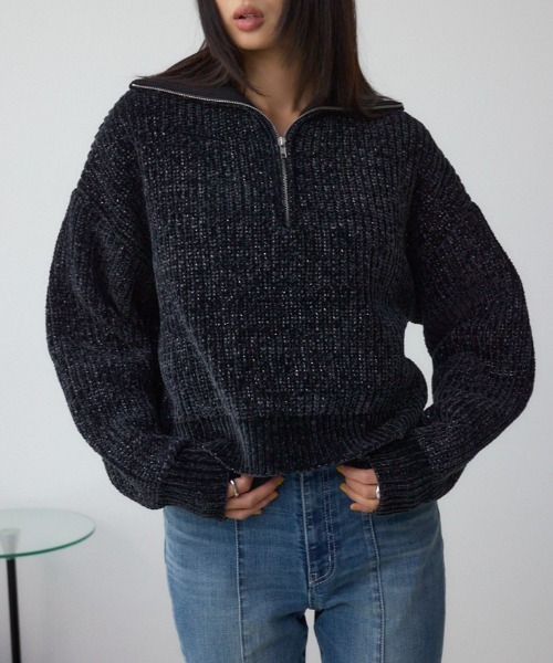 AZUL by moussy（アズールバイマウジー）の「ラメベロアハーフZIPニットトップス（ニット/セーター・レディース・チャコールグレー/アイボリー/ブラック・FREE）」の3枚目の写真
