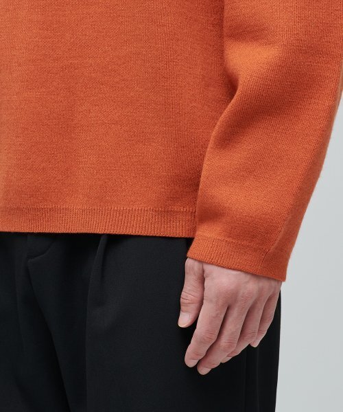 MUSINSA STANDARD（ムシンサスタンダード）の「ミニマルクルーネックニット[タンジェリン]（ニット/セーター・メンズ・その他・SMALL/MEDIUM/LARGE/X-LARGE/XX-LARGE）」の6枚目の写真