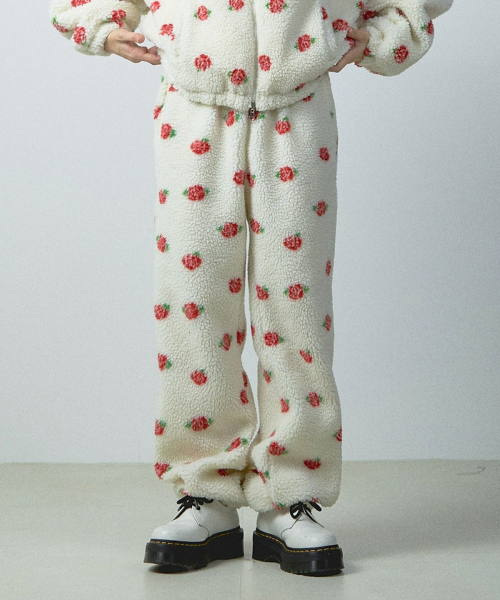 YOUHEE（ユヒ）の「ROSE PATTERN FLEECE PANTS IVORY（スウェットパンツ・レディース・その他・FREE）」の5枚目の写真