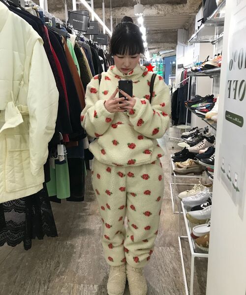 YOUHEE（ユヒ）の「ROSE PATTERN FLEECE PANTS IVORY（スウェットパンツ・レディース・その他・FREE）」の14枚目の写真