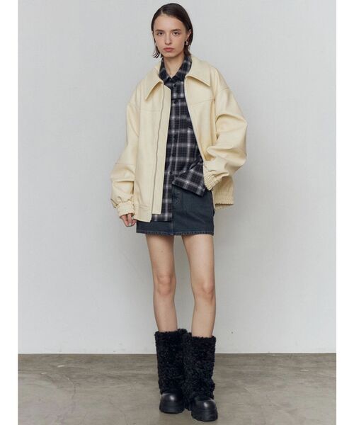 EMODA(エモダ)の「テディブーツ(ブーツ・レディース・アイボリー/ブラック・SMALL/LARGE/MEDIUM)」の4枚目の写真