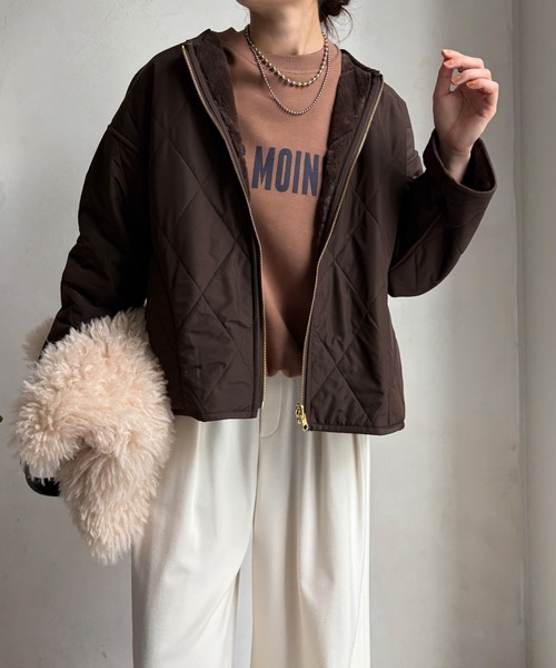 DouDou(ドゥドゥ)の「【WEB限定】リバーシブルファーキルトコート(その他アウター・レディース・グレイッシュベージュ/チャコールグレー/ブラウン・FREE)」の2枚目の写真