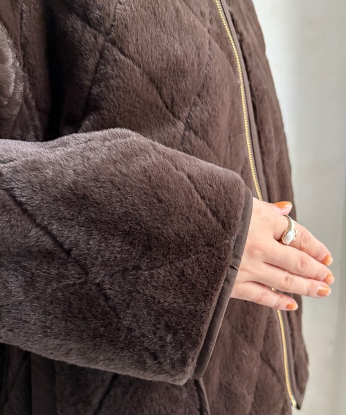 DouDou(ドゥドゥ)の「【WEB限定】リバーシブルファーキルトコート(その他アウター・レディース・グレイッシュベージュ/チャコールグレー/ブラウン・FREE)」の9枚目の写真