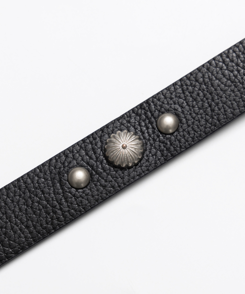 IUGAMAKARAS(イウガマカラス)の「Studded Bumpy Buckle Belt (Type B)(ベルト・レディース・その他・FREE)」の2枚目の写真