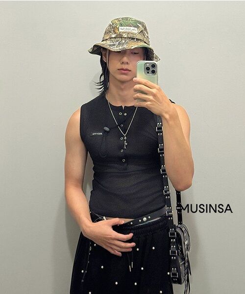 IUGAMAKARAS（イウガマカラス）の「Studded Bumpy Buckle Belt (Type B)（ベルト・レディース・その他・FREE）」の12枚目の写真