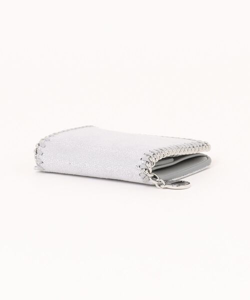 STELLA McCARTNEY(ステラマッカートニー)の「Falabella Bi-Fold Wallet / ファラベラ バイフォールド ウォレット(財布・レディース・シルバー・ONE SIZE)」の3枚目の写真