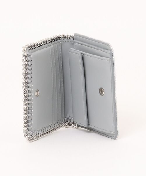 STELLA McCARTNEY(ステラマッカートニー)の「Falabella Bi-Fold Wallet / ファラベラ バイフォールド ウォレット(財布・レディース・シルバー・ONE SIZE)」の4枚目の写真