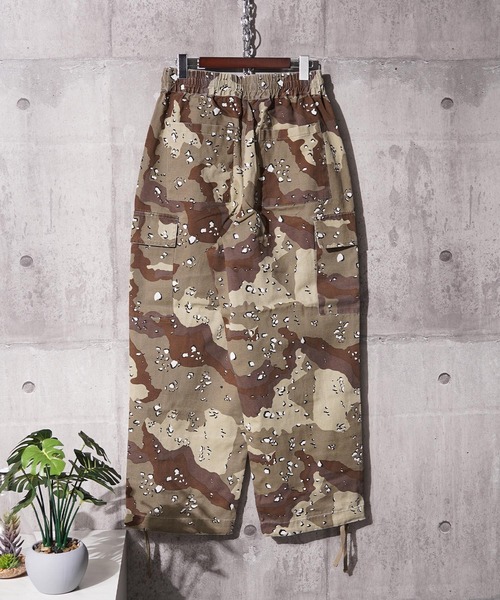 1111clothing(ワンフォークロージング)の「バイオウォッシュ 迷彩ワイドカーゴパンツ / Bio-Wash Camo Wide Cargo Pants(カーゴパンツ・メンズ・デザートカモ/ウッドランド/リアルツリーカモ・M/L/XL)」の6枚目の写真