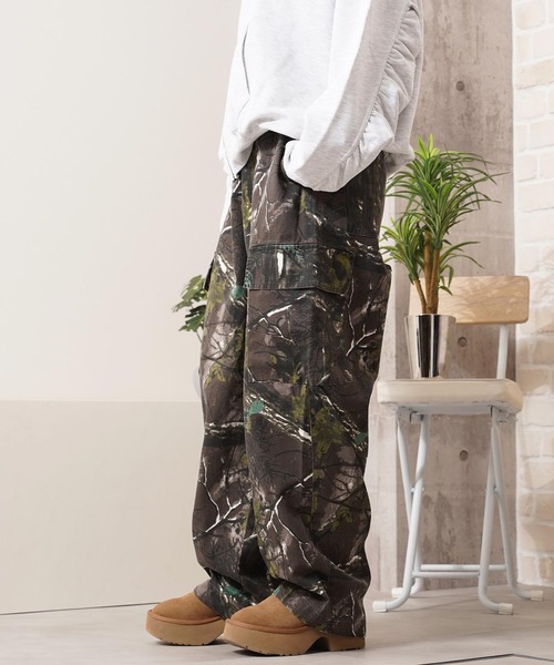 1111clothing(ワンフォークロージング)の「バイオウォッシュ 迷彩ワイドカーゴパンツ / Bio-Wash Camo Wide Cargo Pants(カーゴパンツ・メンズ・デザートカモ/ウッドランド/リアルツリーカモ・M/L/XL)」の22枚目の写真