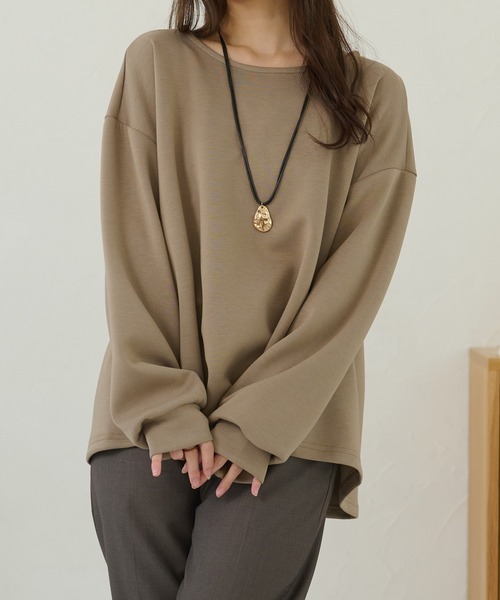 DAYRA(デイラ)の「クルーネック 切り替え バックスリット 長袖 トップス(Tシャツ/カットソー・レディース・ネイビー/ブラック/グレイッシュベージュ/グレー・S/FREE)」の5枚目の写真