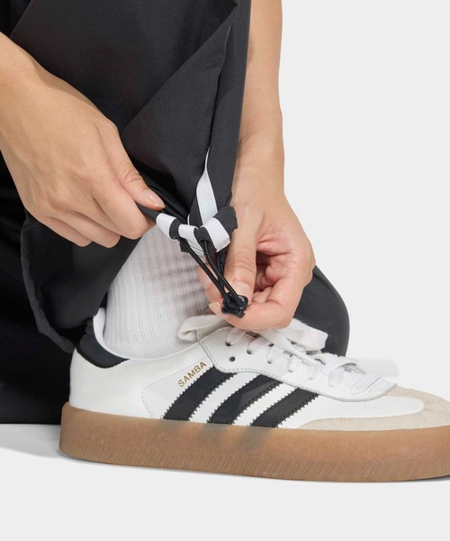 adidas（アディダス）の「アディダス オリジナルス レース ADILENIUM FB TP パンツ / アディダスオリジナルス adidas Originals（スウェットパンツ・レディース・ブラック/レッド・X-LARGE/LARGE/XX-LARGE/MEDIUM/X-SMALL/SMALL）」の7枚目の写真