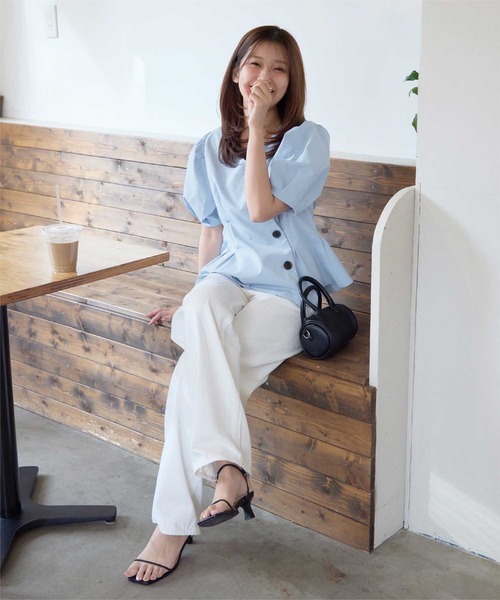 titivate(ティティベイト)の「アシンメトリーペプラムデザインブラウス(シャツ/ブラウス・レディース・ネイビー/オフホワイト/ライトブルー/グレイッシュベージュ・S/L/M)」の21枚目の写真