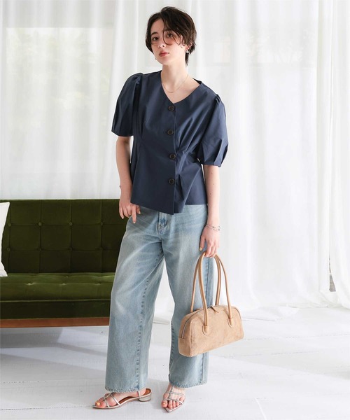 titivate(ティティベイト)の「アシンメトリーペプラムデザインブラウス(シャツ/ブラウス・レディース・ネイビー/オフホワイト/ライトブルー/グレイッシュベージュ・S/L/M)」の22枚目の写真