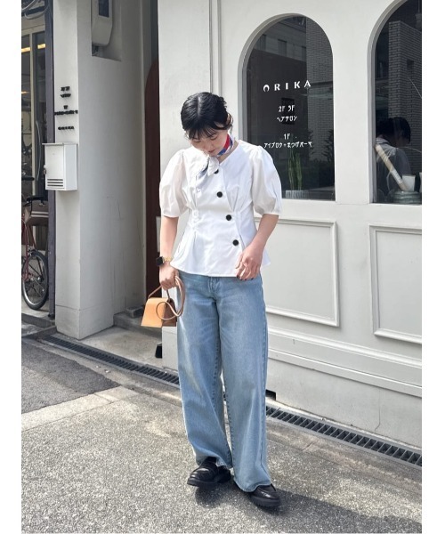titivate(ティティベイト)の「アシンメトリーペプラムデザインブラウス(シャツ/ブラウス・レディース・ネイビー/オフホワイト/ライトブルー/グレイッシュベージュ・S/L/M)」の6枚目の写真