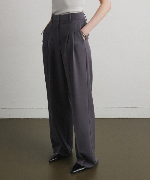 AHRE(アフレ)の「PLEAT BALANCE SLACKS_DARK GREY(スラックス・レディース・その他・SMALL/MEDIUM/LARGE)」の2枚目の写真