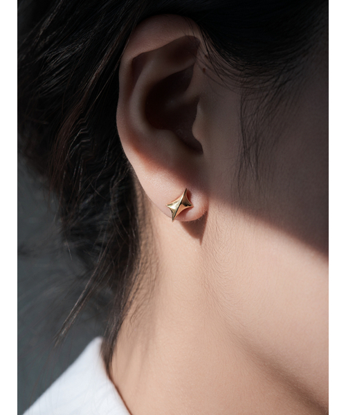 OVERGREY(オーバー グレイ)の「Headlight Earrings S - Gold(ピアス(両耳用)・レディース・その他・FREE)」の2枚目の写真