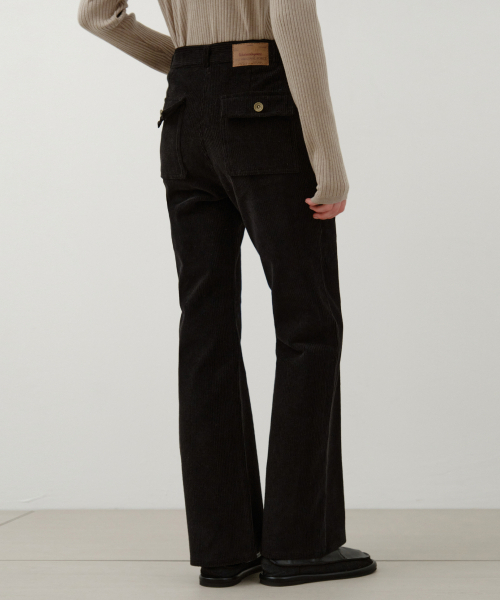 WEDNESDAYOASISFORWOMEN(ウェンズデー オアシス フォー ウーマン)の「ヘビット コーデュロイ ブーツカットパンツ_BLACK(W25-PT38)(その他パンツ・レディース・ブラック・SMALL/MEDIUM)」の2枚目の写真
