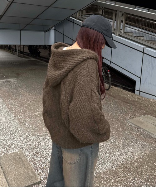 sedacle(セダクル)の「ケーブルニットジップパーカー(パーカー・メンズ・グレー/アイボリー/ブラウン・FREE)」の8枚目の写真
