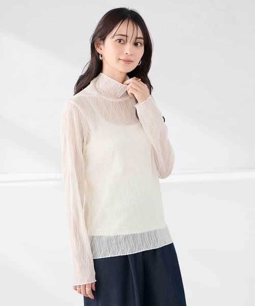 a.v.v(アーヴェヴェ)の「シアーウェーブハイネックカットソー(Tシャツ/カットソー・レディース・アイボリー/チャコールグレー/グレー・36/38/40)」の1枚目の写真