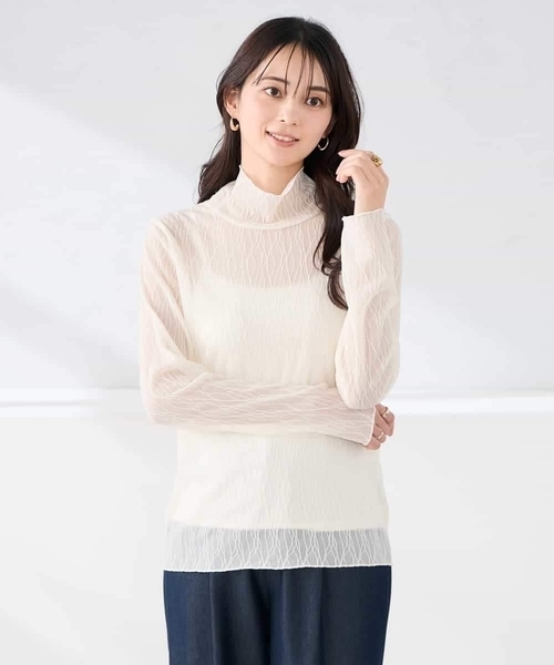 a.v.v(アーヴェヴェ)の「シアーウェーブハイネックカットソー(Tシャツ/カットソー・レディース・アイボリー/チャコールグレー/グレー・36/38/40)」の4枚目の写真