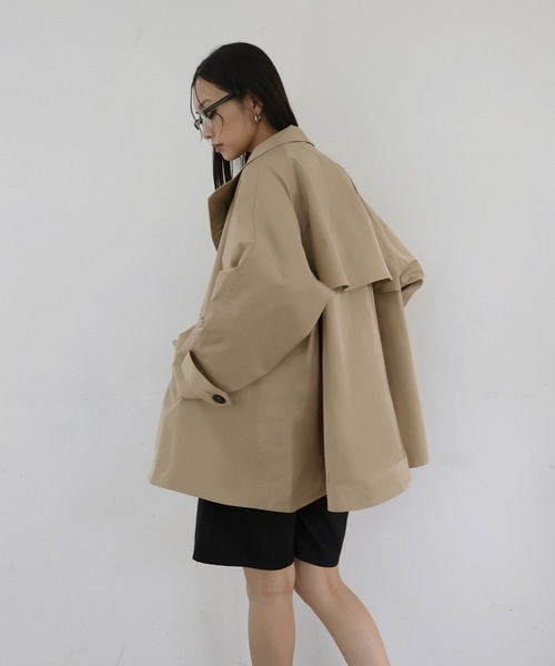 hellam（へラム）の「スタンドカラーケープトレンチコート（テーラードジャケット・レディース・アイボリー/ブラック/ベージュ・FREE）」の5枚目の写真