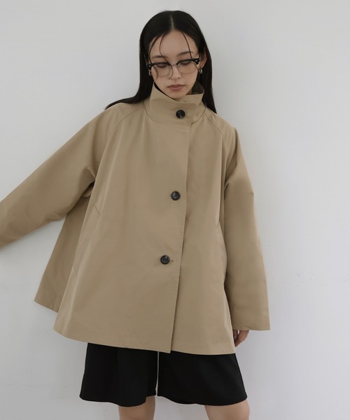 hellam（へラム）の「スタンドカラーケープトレンチコート（テーラードジャケット・レディース・アイボリー/ブラック/ベージュ・FREE）」の8枚目の写真