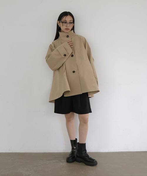 hellam（へラム）の「スタンドカラーケープトレンチコート（テーラードジャケット・レディース・アイボリー/ブラック/ベージュ・FREE）」の9枚目の写真