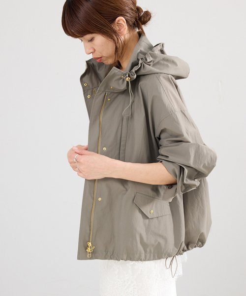 IENA（イエナ）の「撥水フーディーブルゾン（マウンテンパーカー・レディース・ブラック/アイボリー/ベージュ系その他・FREE）」の8枚目の写真