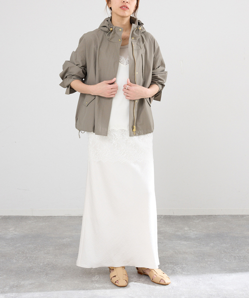 IENA（イエナ）の「撥水フーディーブルゾン（マウンテンパーカー・レディース・ブラック/アイボリー/ベージュ系その他・FREE）」の10枚目の写真