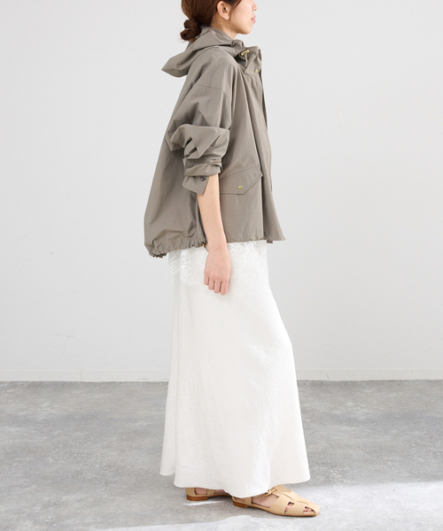 IENA（イエナ）の「撥水フーディーブルゾン（マウンテンパーカー・レディース・ブラック/アイボリー/ベージュ系その他・FREE）」の11枚目の写真