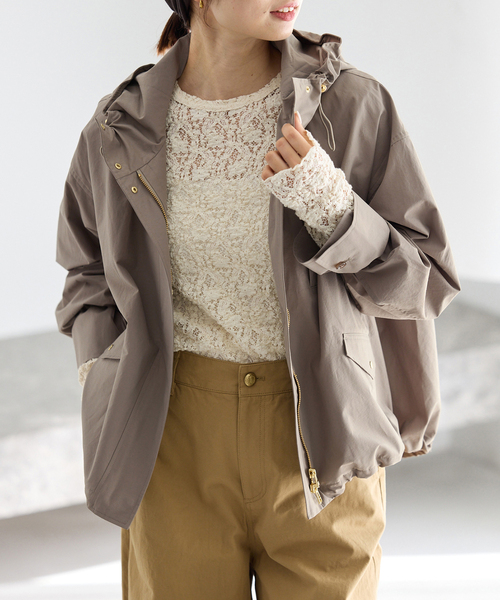 IENA（イエナ）の「撥水フーディーブルゾン（マウンテンパーカー・レディース・ブラック/アイボリー/ベージュ系その他・FREE）」の12枚目の写真