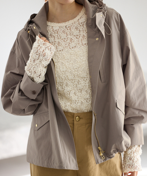 IENA（イエナ）の「撥水フーディーブルゾン（マウンテンパーカー・レディース・ブラック/アイボリー/ベージュ系その他・FREE）」の13枚目の写真