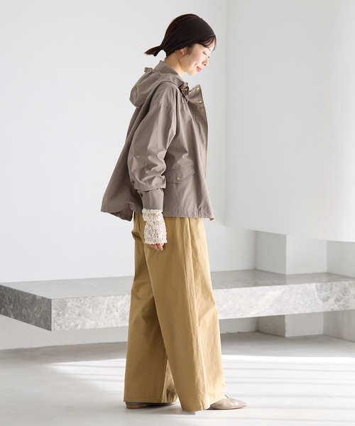 IENA（イエナ）の「撥水フーディーブルゾン（マウンテンパーカー・レディース・ブラック/アイボリー/ベージュ系その他・FREE）」の22枚目の写真