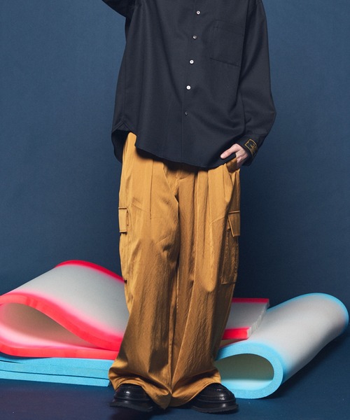 MAISON SPECIAL（メゾンスペシャル）の「《UNISEX》Drapery Satin Prime-Wide Cargo Pants/ドレーパリーサテンプライムワイドカーゴパンツ【MAISON SPECIAL/メゾンスペシャル】（カーゴパンツ・メンズ・ブラック/ライトブルー/チャコールグレー/キャメル・0/1/2）」の13枚目の写真