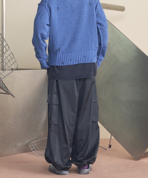 MAISON SPECIAL（メゾンスペシャル）の「《UNISEX》Drapery Satin Prime-Wide Cargo Pants/ドレーパリーサテンプライムワイドカーゴパンツ【MAISON SPECIAL/メゾンスペシャル】（カーゴパンツ・メンズ・ブラック/ライトブルー/チャコールグレー/キャメル・0/1/2）」の9枚目の写真