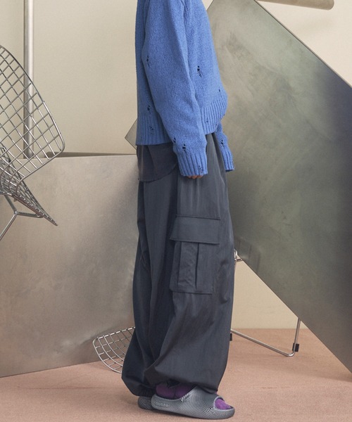 MAISON SPECIAL（メゾンスペシャル）の「《UNISEX》Drapery Satin Prime-Wide Cargo Pants/ドレーパリーサテンプライムワイドカーゴパンツ【MAISON SPECIAL/メゾンスペシャル】（カーゴパンツ・メンズ・ブラック/ライトブルー/チャコールグレー/キャメル・0/1/2）」の8枚目の写真