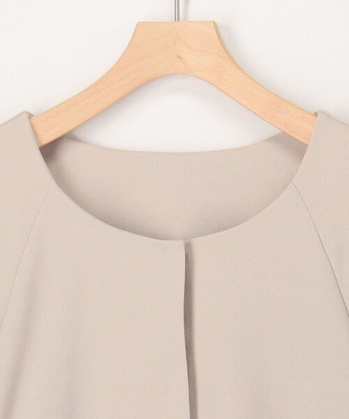 NOLLEY’S（ノーリーズ）の「カットジョーゼットノーカラーブルゾン（ブルゾン・レディース・ベージュ/ブラック・38）」の16枚目の写真