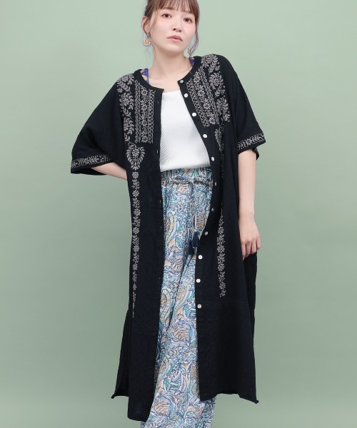 チチカカ（チチカカ）の「Rico ボタニカルハンド刺繍ワンピース（ワンピース・レディース・ブラック/ナチュラル/ライトグリーン・FREE）」の2枚目の写真