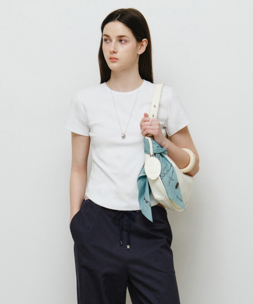 MONGDOL(モンドル)の「エッセンシャルラウンドネック半袖Tシャツ MDTS073_10 Colors(Tシャツ/カットソー・レディース・チャコールグレー/ホワイト/ブラック/ブラウン/ブルー/グリーン/レッド/ライトグレー/ネイビー/ライトピンク・SMALL/MEDIUM)」の22枚目の写真