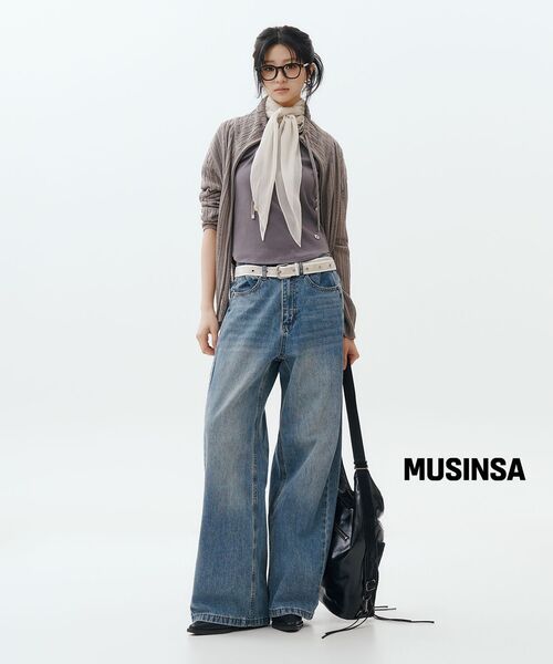 MONGDOL(モンドル)の「エッセンシャルラウンドネック半袖Tシャツ MDTS073_10 Colors(Tシャツ/カットソー・レディース・チャコールグレー/ホワイト/ブラック/ブラウン/ブルー/グリーン/レッド/ライトグレー/ネイビー/ライトピンク・SMALL/MEDIUM)」の12枚目の写真