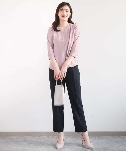 OFUON le MK(オフオンルエムケー)の「サテンジョーゼットVネックブラウス/接触冷感/UVカット/洗える/WEB限定サイズあり(シャツ/ブラウス・レディース・ホワイト/ピンク/ネイビー・40/38/36)」の17枚目の写真