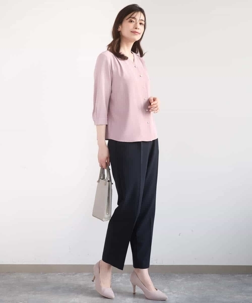 OFUON le MK(オフオンルエムケー)の「サテンジョーゼットVネックブラウス/接触冷感/UVカット/洗える/WEB限定サイズあり(シャツ/ブラウス・レディース・ホワイト/ピンク/ネイビー・40/38/36)」の18枚目の写真