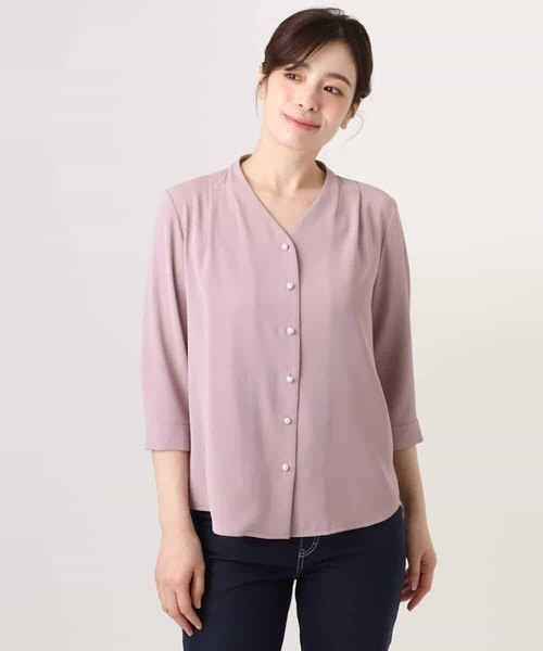 OFUON le MK(オフオンルエムケー)の「サテンジョーゼットVネックブラウス/接触冷感/UVカット/洗える/WEB限定サイズあり(シャツ/ブラウス・レディース・ホワイト/ピンク/ネイビー・40/38/36)」の20枚目の写真