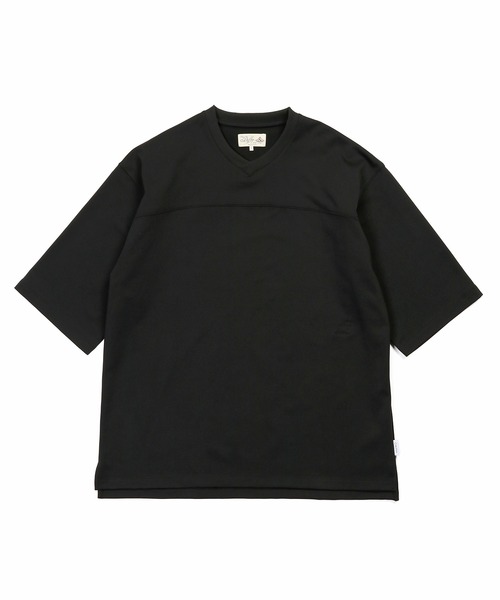 The DUFFER of ST.GEORGE(ザダファーオブセントジョージ)の「「AIR FLEX」SETUP V-NECK FOOTBALL TEE:機能素材 「エアフレックス」セットアップ Vネック フットボールTEE(Tシャツ/カットソー・メンズ・ブラック/グレイッシュベージュ・LARGE/MEDIUM/X-LARGE)」の10枚目の写真