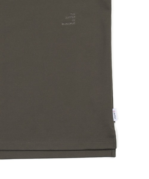 The DUFFER of ST.GEORGE(ザダファーオブセントジョージ)の「「AIR FLEX」SETUP V-NECK FOOTBALL TEE:機能素材 「エアフレックス」セットアップ Vネック フットボールTEE(Tシャツ/カットソー・メンズ・ブラック/グレイッシュベージュ・LARGE/MEDIUM/X-LARGE)」の6枚目の写真