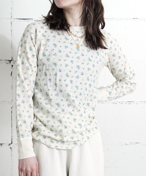 JEMORGAN(ジェーイーモーガン)の「"04"≪JEMORGAN≫パックT ワッフル 花柄 長袖Tシャツ(Tシャツ/カットソー・レディース・アイボリー系1/ブルー系2/ブルー系1/ピンク系1/グレー系2/アイボリー系2/ホワイト系2/ホワイト系1/ライラック系1/グレー系1/ブラック系1・FREE)」の9枚目の写真